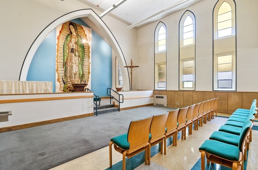 More Photos Of 8235 S South Shore Dr, Chicago Religious Facility For Sale