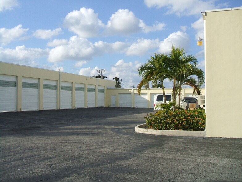 More Photos Of 1875 S Dixie Hwy, Pompano Beach Flex For Lease
