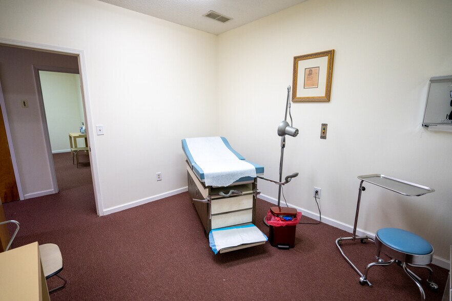 More Photos Of 2950 Stone Hogan Connector Rd SW, Atlanta Medical For Sale