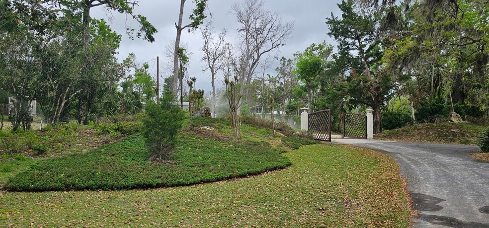 More Photos Of 1606 3rd Ave SE, Steinhatchee Lodge Meeting Hall For Sale