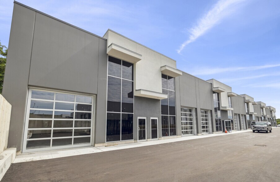 More Photos Of 24 Ditton Dr, Hamilton Warehouse For Sale