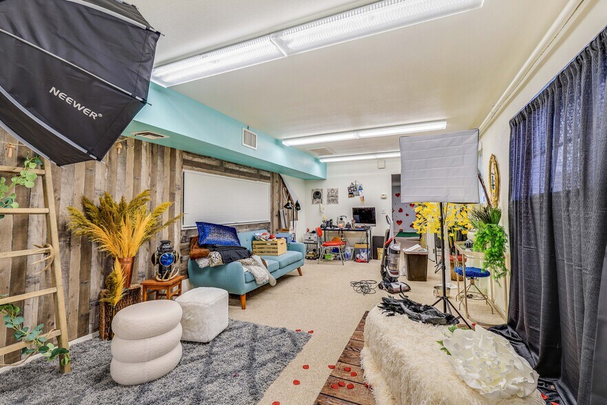 More Photos Of 201 N 4th St, Kingman Freestanding For Sale