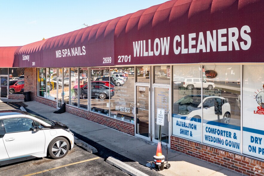More Photos Of 2657-2701 Shermer Rd, Northbrook Freestanding For Lease