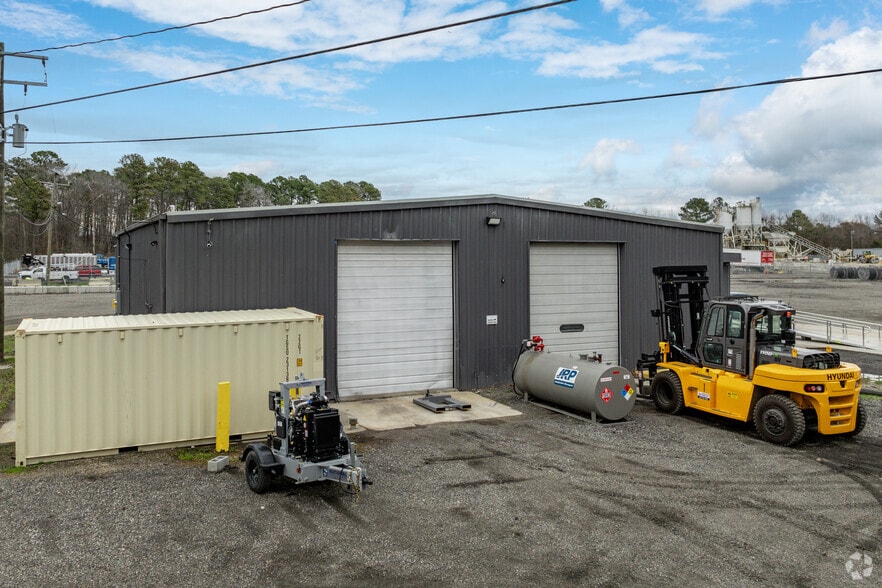 More Photos Of 4713 W Military Hwy, Chesapeake Truck Terminal For Lease