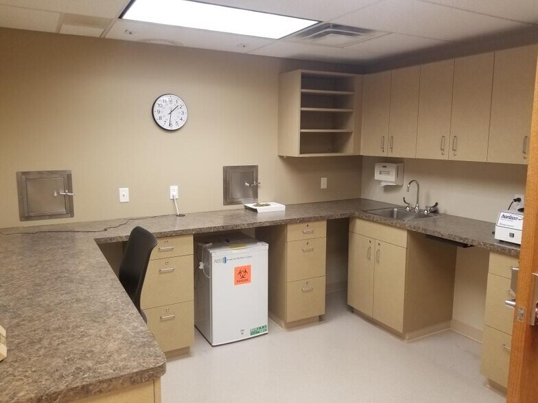 More Photos Of 1916 N Main St, Princeton Supermarket For Sale