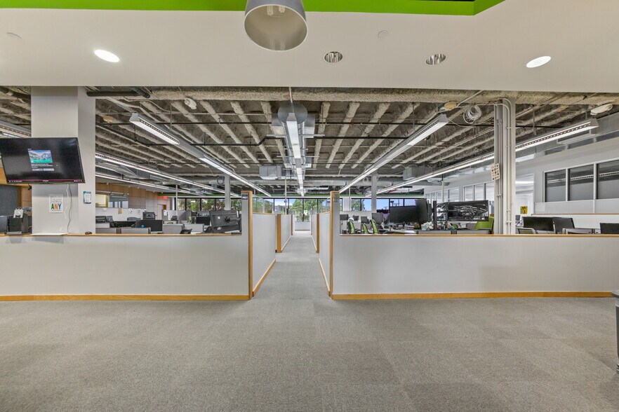 More Photos Of 214 Jefferson St, Lafayette Office For Sale