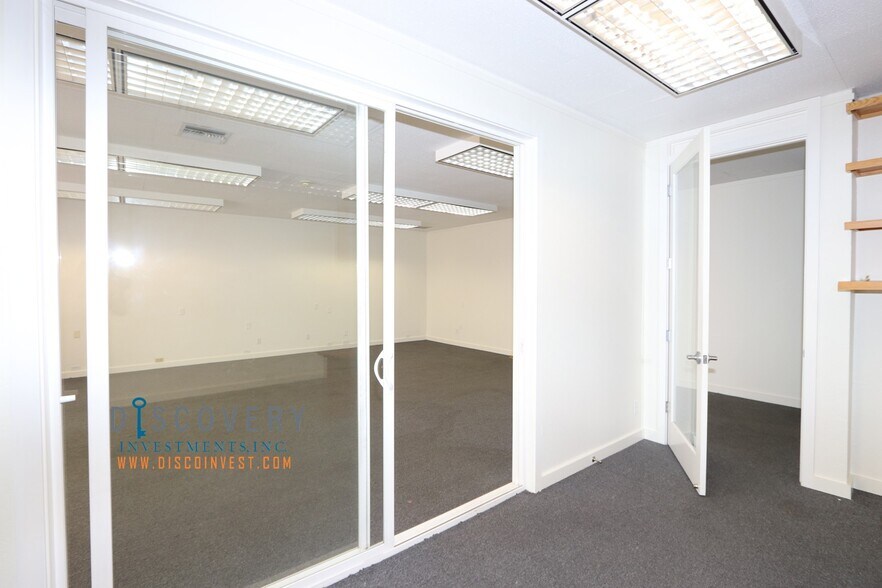 More Photos Of 3664-3666 Grand Ave, Oakland Office For Lease