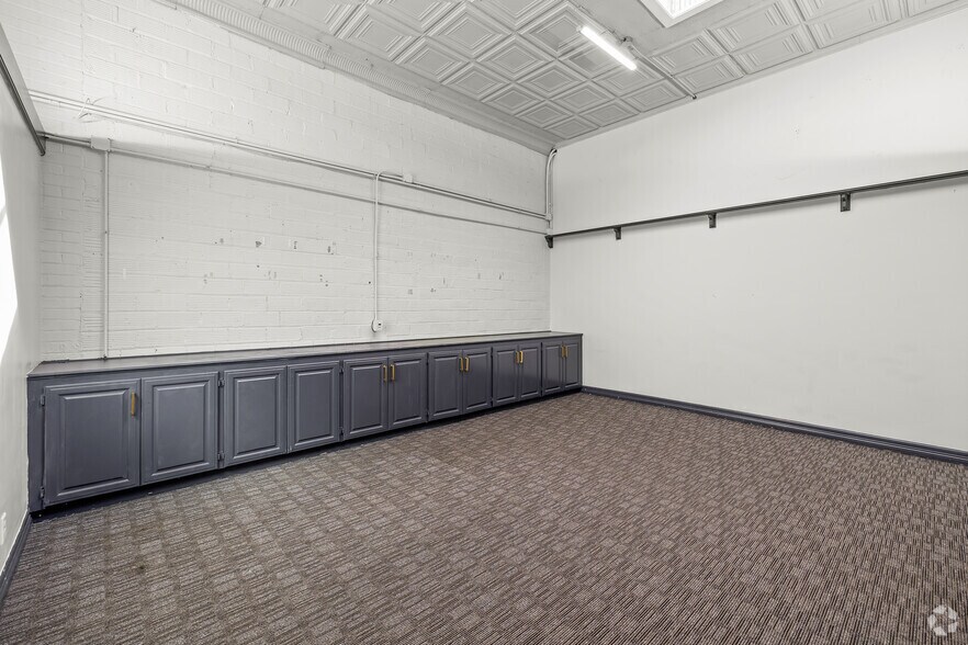 More Photos Of 215-219 S Main St, Fort Worth Storefront Retail Office For Lease