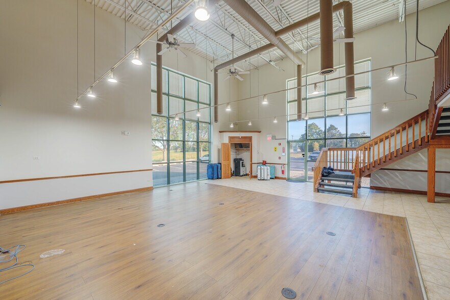 More Photos Of 10410-10426 163rd Pl, Orland Park Manufacturing For Sale