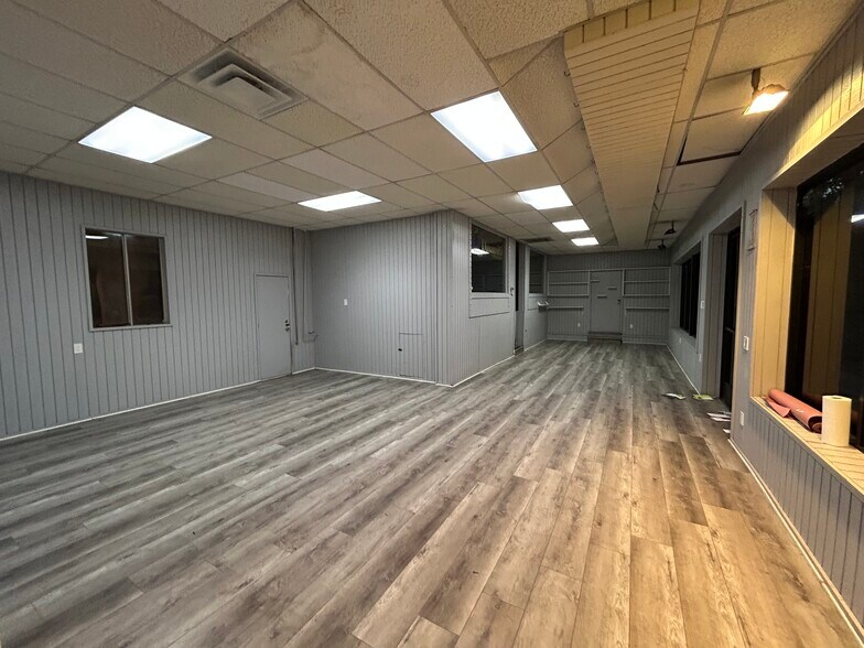More Photos Of 7639 Foothill Blvd, Tujunga Storefront For Lease