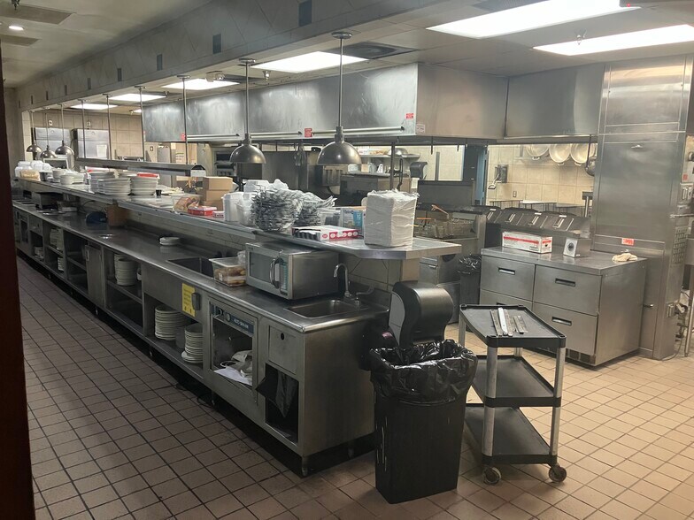 7880 Washington Village Dr, Centerville, OH 45459 Restaurant For Sale