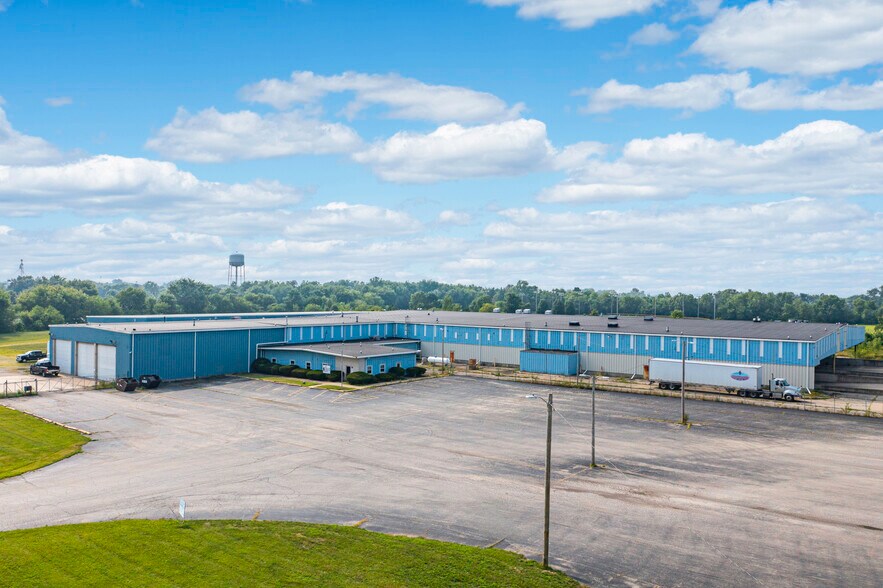 More Photos Of 853 E Washington St, Sabina Manufacturing For Sale
