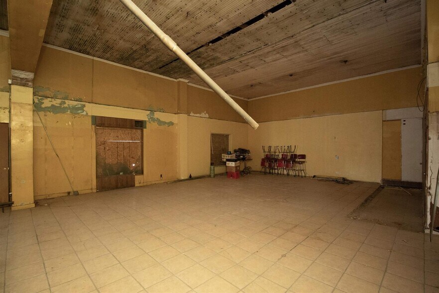 More Photos Of 620 San Agustin Ave, Laredo Storefront Retail Office For Sale