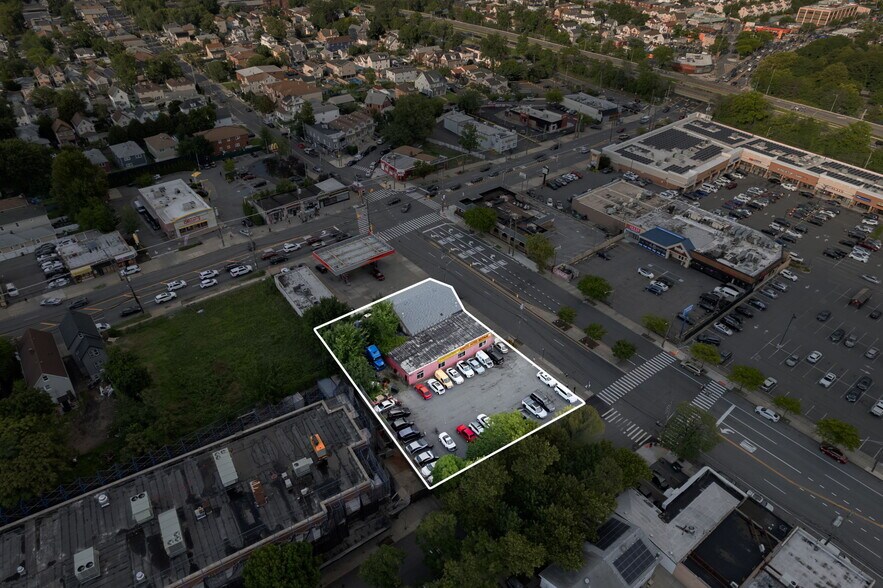 More Photos Of 930 Richmond Ave, Staten Island Auto Repair For Sale