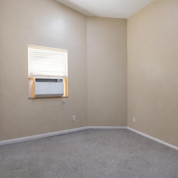 More Photos Of 260 DL Sargent Rd, Cedar City Warehouse For Sale