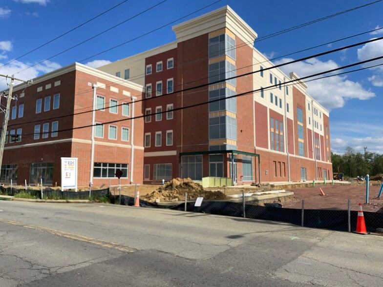 Primary Photo Of 51 Fort Evans Rd NE, Leesburg General Retail For Lease