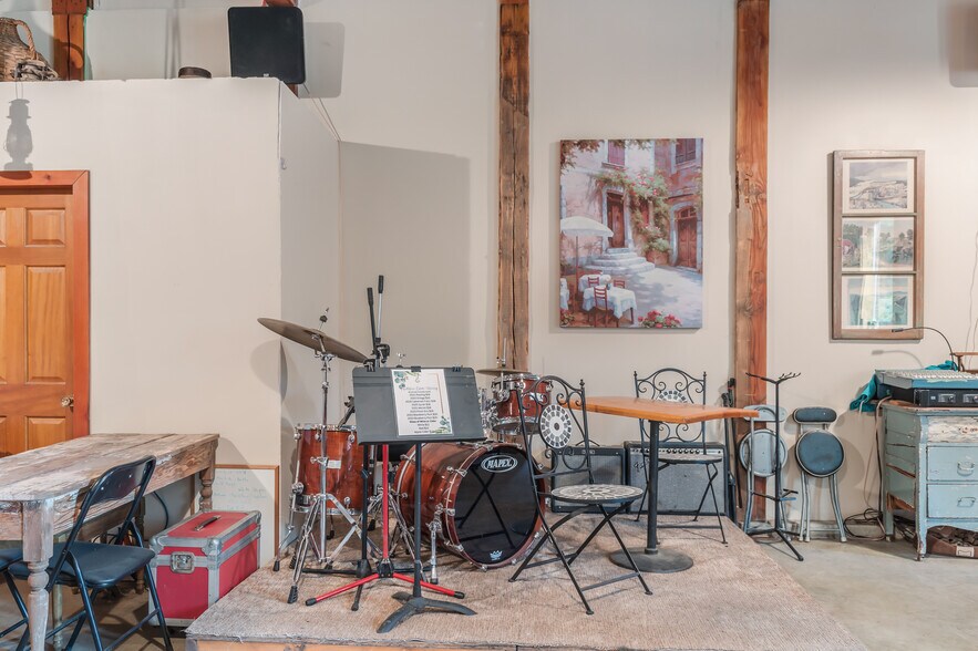 More Photos Of 2300 E Wellington Rd, Nanaimo Land For Sale