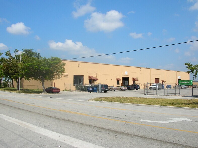 Primary Photo Of 8187 NW 71st St, Miami Warehouse For Lease