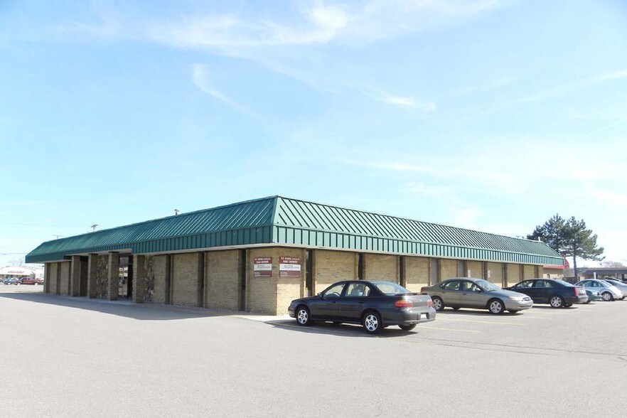 More Photos Of 2999 E Big Beaver Rd, Troy Medical For Lease