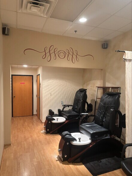 More Photos Of 2675-2751 S Calhoun Rd, New Berlin General Retail For Sale