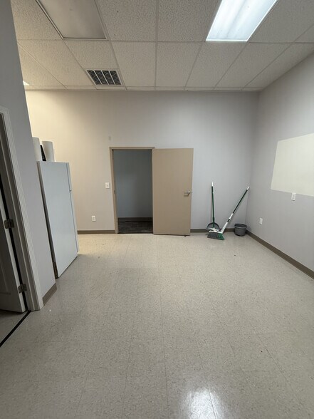 More Photos Of 420-452 Peppers Ferry Rd NW, Christiansburg Unknown For Lease