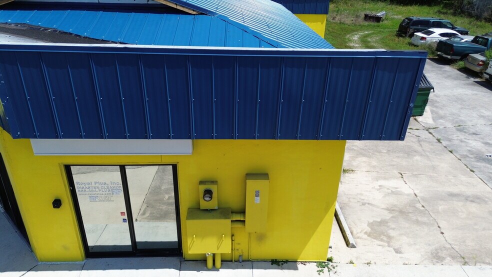 More Photos Of 569 Blanding Blvd, Orange Park Freestanding For Sale