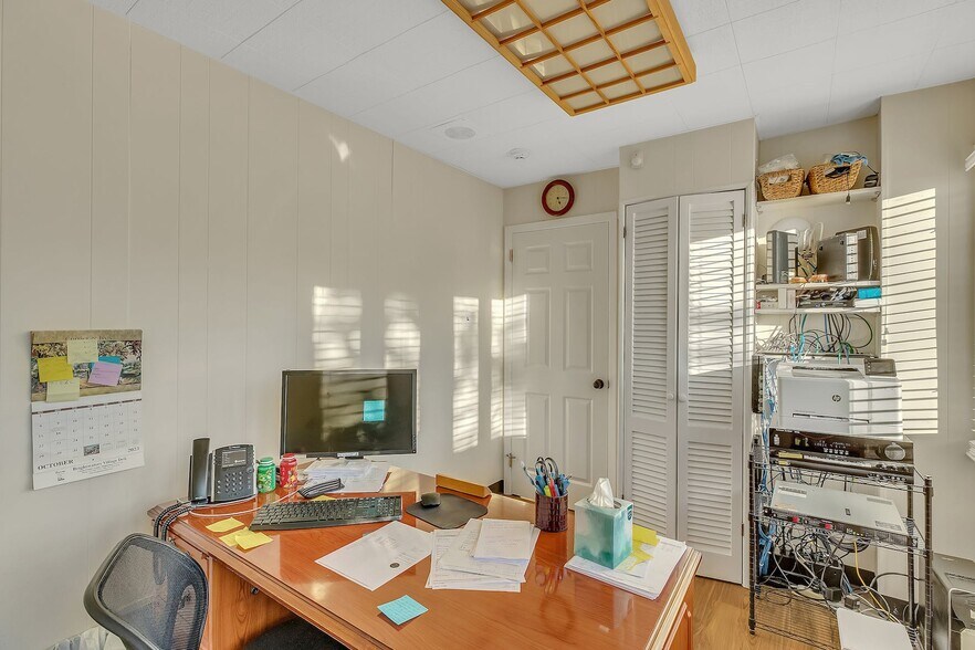 More Photos Of 245 Bay Shore Rd, Bay Shore Medical For Lease