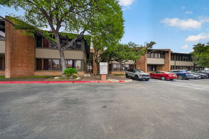 More Photos Of 6800 Park Ten Blvd, San Antonio Unknown For Lease
