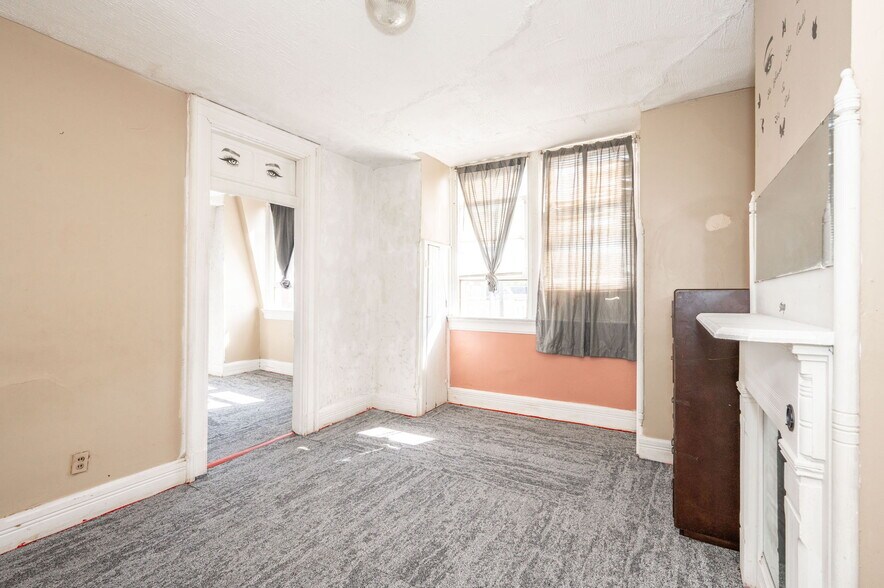 More Photos Of 6017-6019 Vine St, Cincinnati General Retail For Sale
