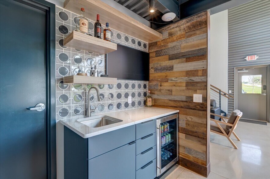 More Photos Of Lot 5 Unit B Liberty Dr., Verona Warehouse For Sale