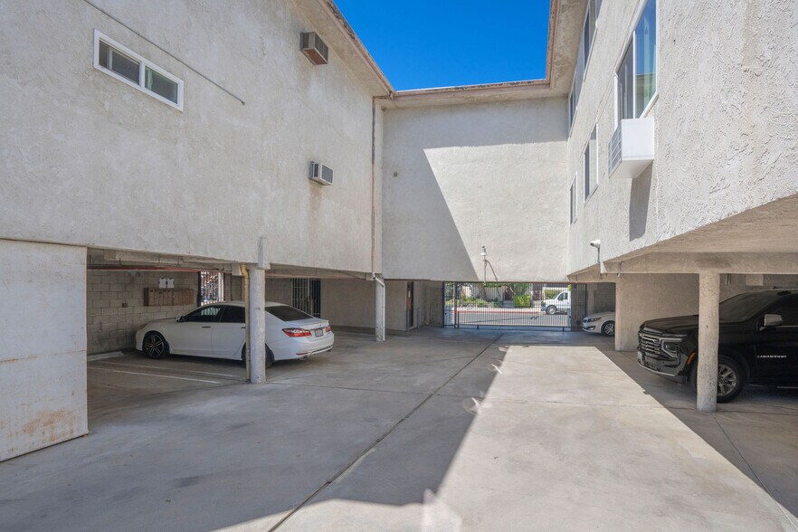 More Photos Of 13227 Vanowen St, North Hollywood Apartments For Sale