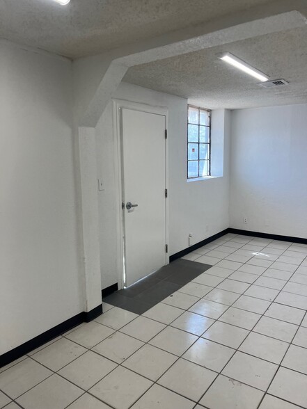 More Photos Of 5807 Ybarra Ct, El Paso Warehouse For Lease