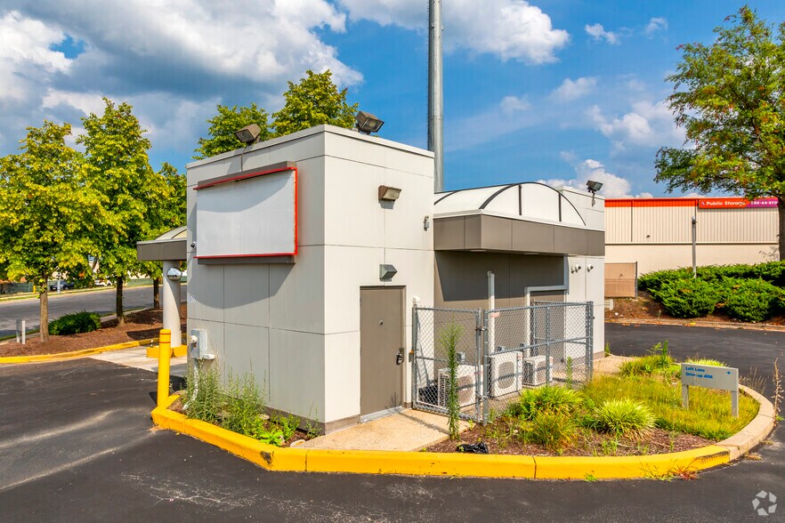 More Photos Of 8509 Oak St, Laurel Bank For Sale