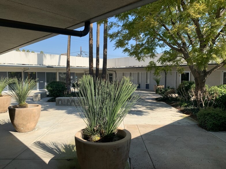 More Photos Of 1400 Chester Ave, Bakersfield Office For Lease