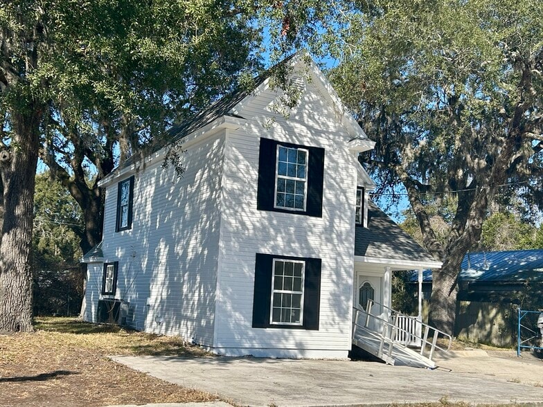 More Photos Of 1477 S 8th St, Fernandina Beach Office For Lease