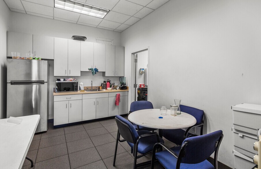 More Photos Of 5385 N I 55 St, Jackson Auto Dealership For Sale