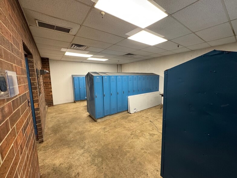 More Photos Of 2300 Michigan St, Hammond Warehouse For Lease