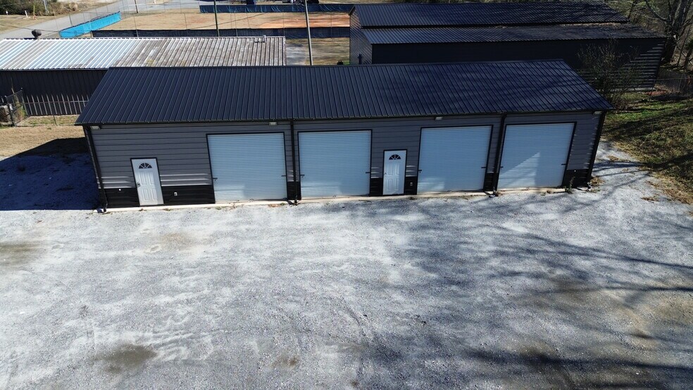 More Photos Of 131 Extended Ln, Anderson Light Distribution For Lease