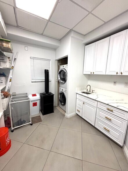 More Photos Of 1212 S Maryland Pky, Las Vegas Medical For Sale
