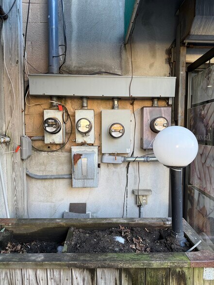 More Photos Of 3021-3023 Jericho Tpke, East Northport Storefront For Sale