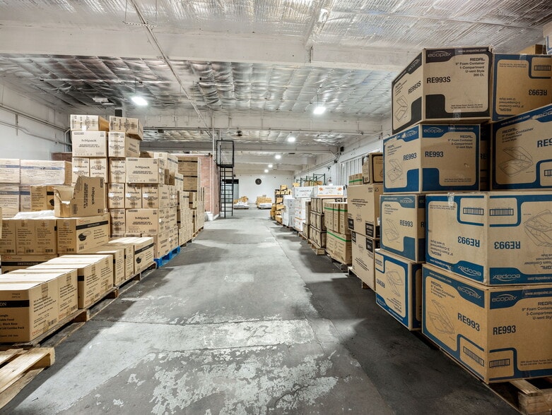 More Photos Of 4239 N 40th Ave, Phoenix Warehouse For Lease