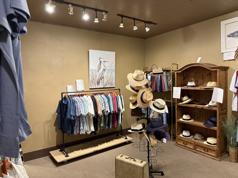 More Photos Of 714 S Austin Ave, Georgetown Storefront Retail Office For Lease