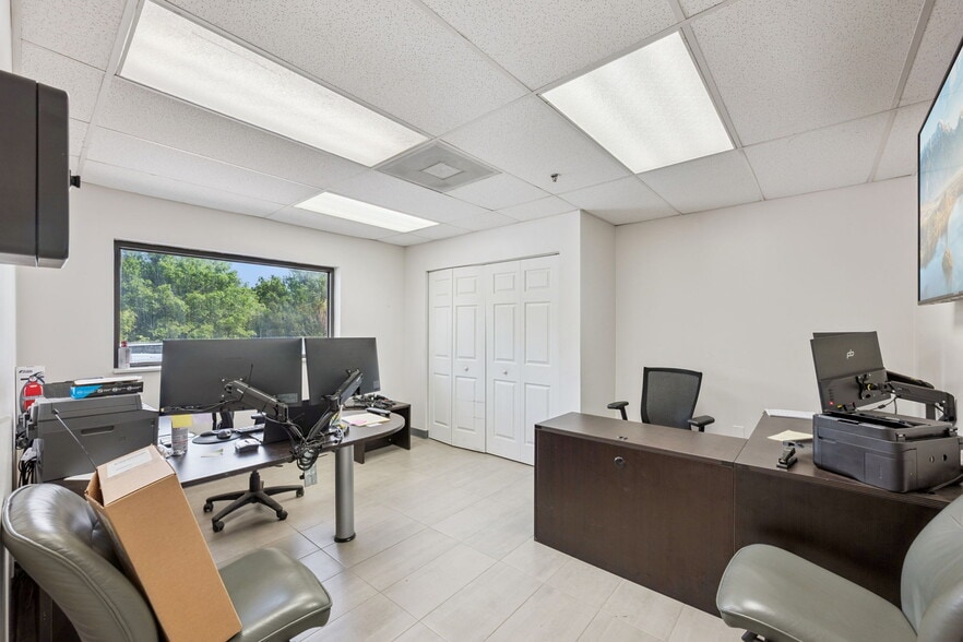 More Photos Of 10207-10235 General Dr, Orlando Warehouse For Sale