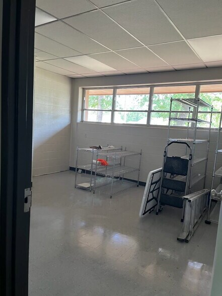 More Photos Of 3787 NW Loop 286, Paris Medical For Sale