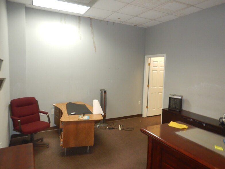 More Photos Of 6530 Supply Row, Houston Warehouse For Lease