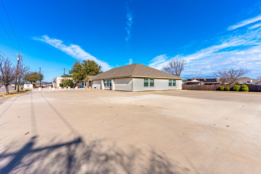 More Photos Of 6110 Dalrock Rd, Rowlett Office For Lease