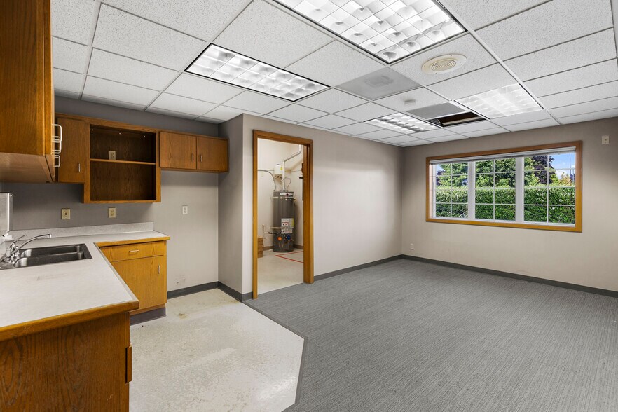 More Photos Of 3506 168th St NE, Arlington Bank For Sale