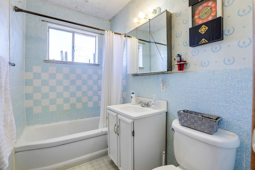 More Photos Of 2580 S Madison St, Denver Multifamily For Sale