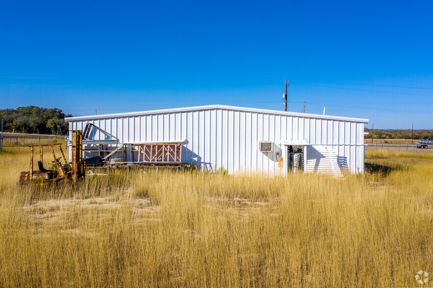 More Photos Of 14550 E Interstate 10, Marion Flex For Lease