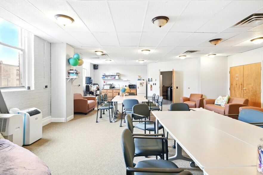 More Photos Of 42 Summer St, Pittsfield Medical For Sale